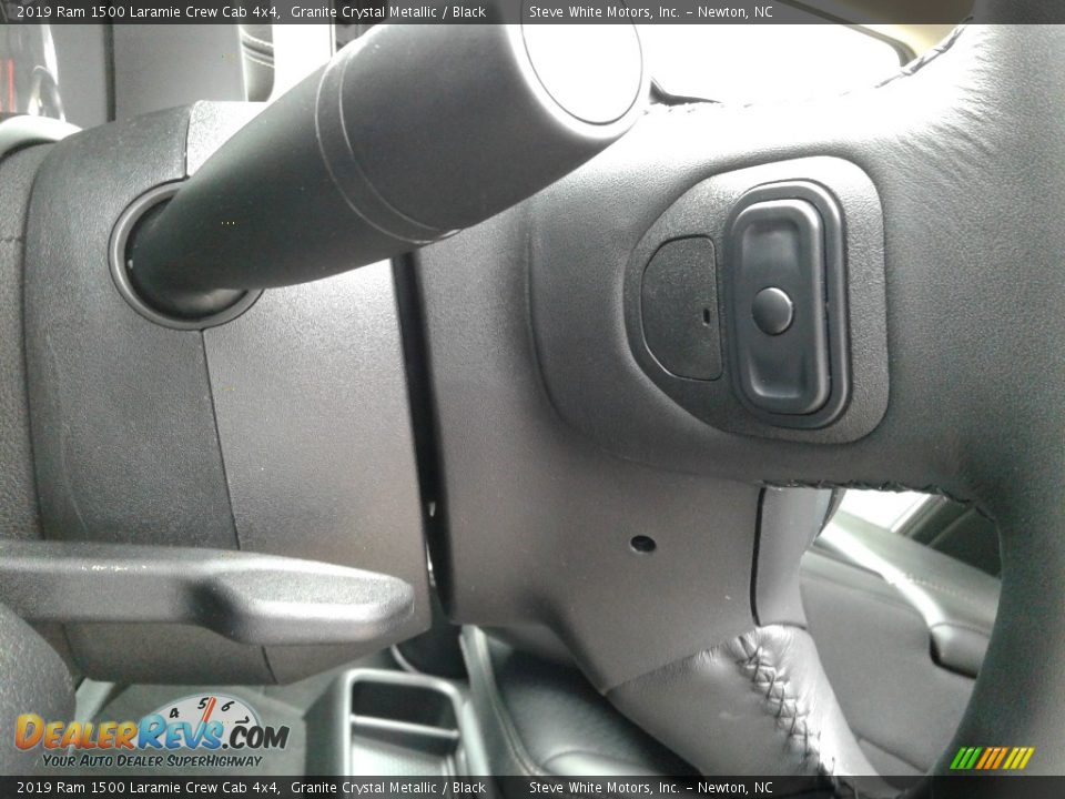 2019 Ram 1500 Laramie Crew Cab 4x4 Granite Crystal Metallic / Black Photo #18