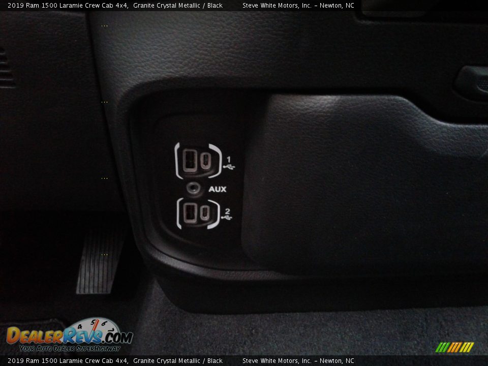 2019 Ram 1500 Laramie Crew Cab 4x4 Granite Crystal Metallic / Black Photo #30