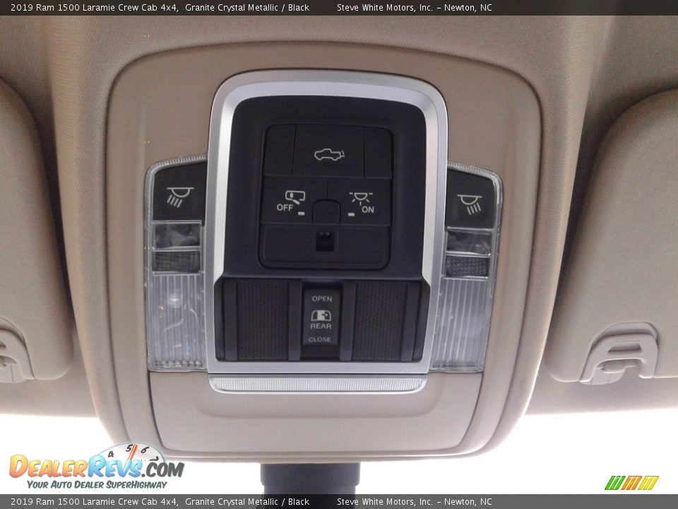 2019 Ram 1500 Laramie Crew Cab 4x4 Granite Crystal Metallic / Black Photo #33
