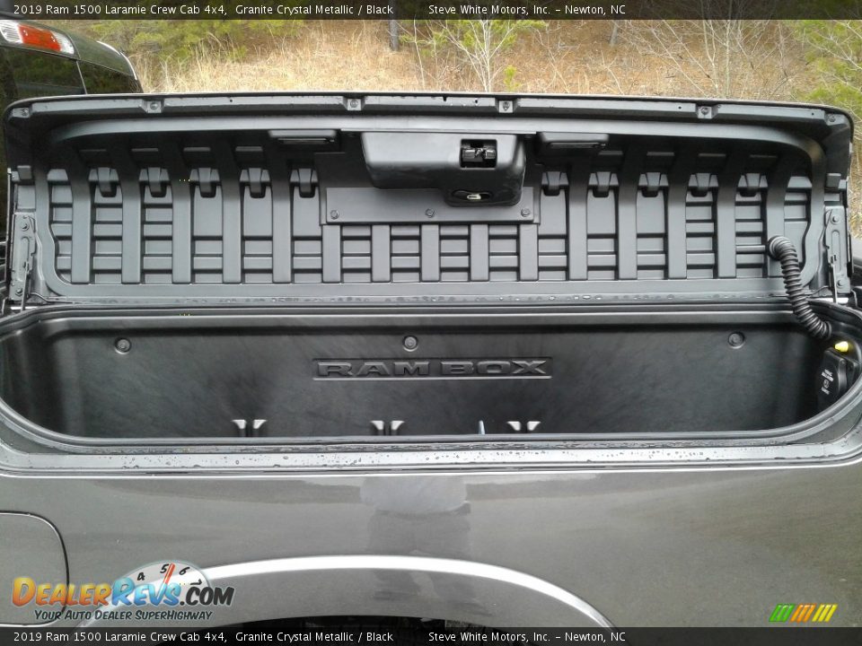2019 Ram 1500 Laramie Crew Cab 4x4 Granite Crystal Metallic / Black Photo #36