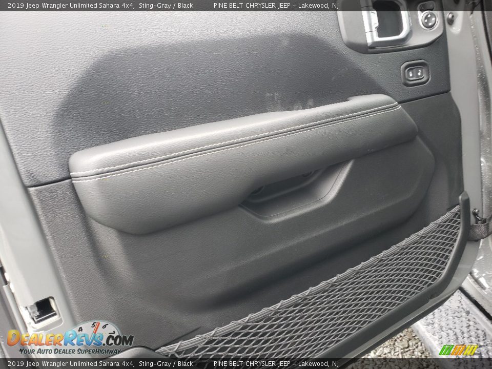 2019 Jeep Wrangler Unlimited Sahara 4x4 Sting-Gray / Black Photo #8