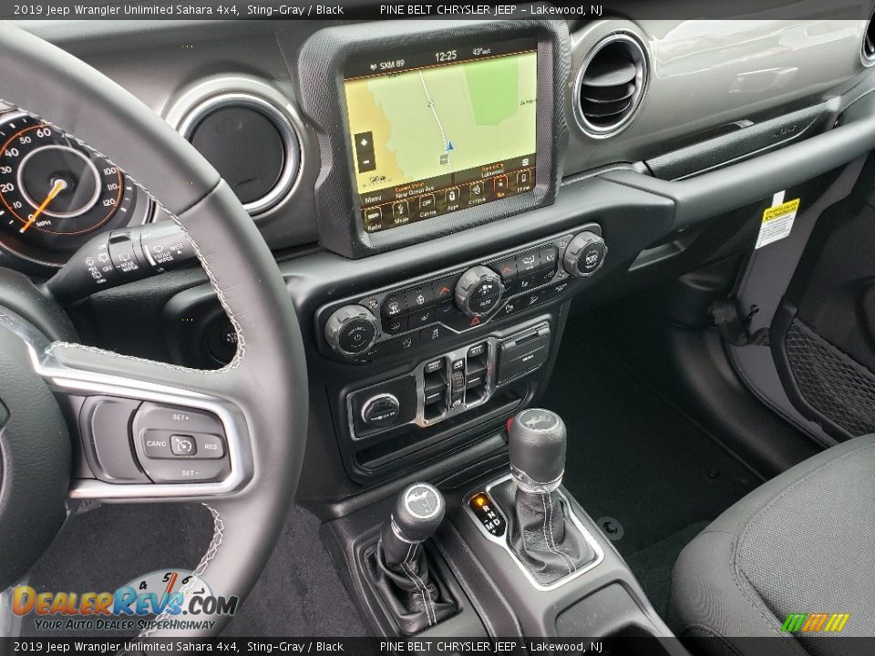 2019 Jeep Wrangler Unlimited Sahara 4x4 Sting-Gray / Black Photo #10