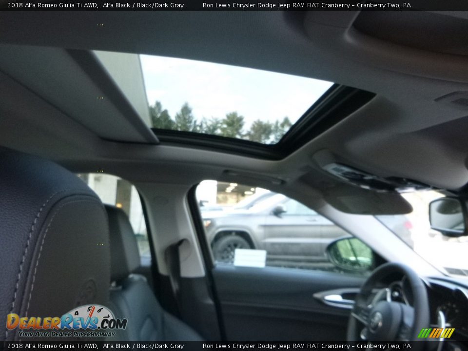 2018 Alfa Romeo Giulia Ti AWD Alfa Black / Black/Dark Gray Photo #11
