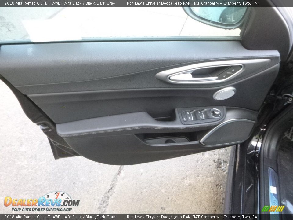2018 Alfa Romeo Giulia Ti AWD Alfa Black / Black/Dark Gray Photo #17