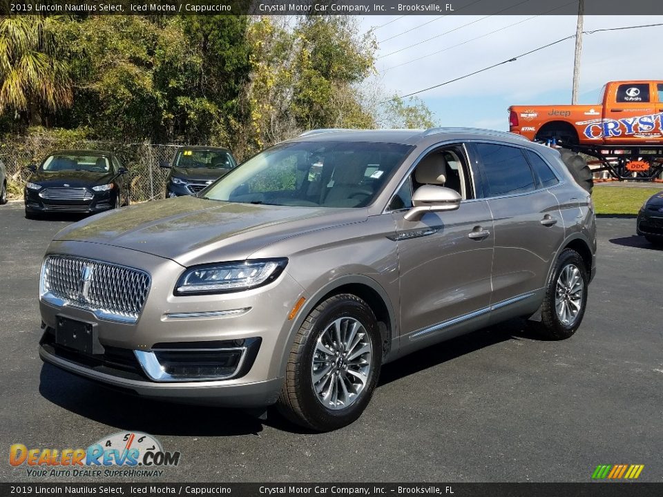Front 3/4 View of 2019 Lincoln Nautilus Select Photo #1