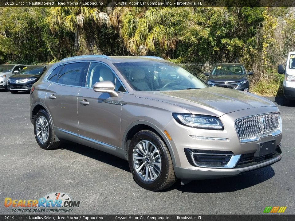 Front 3/4 View of 2019 Lincoln Nautilus Select Photo #7