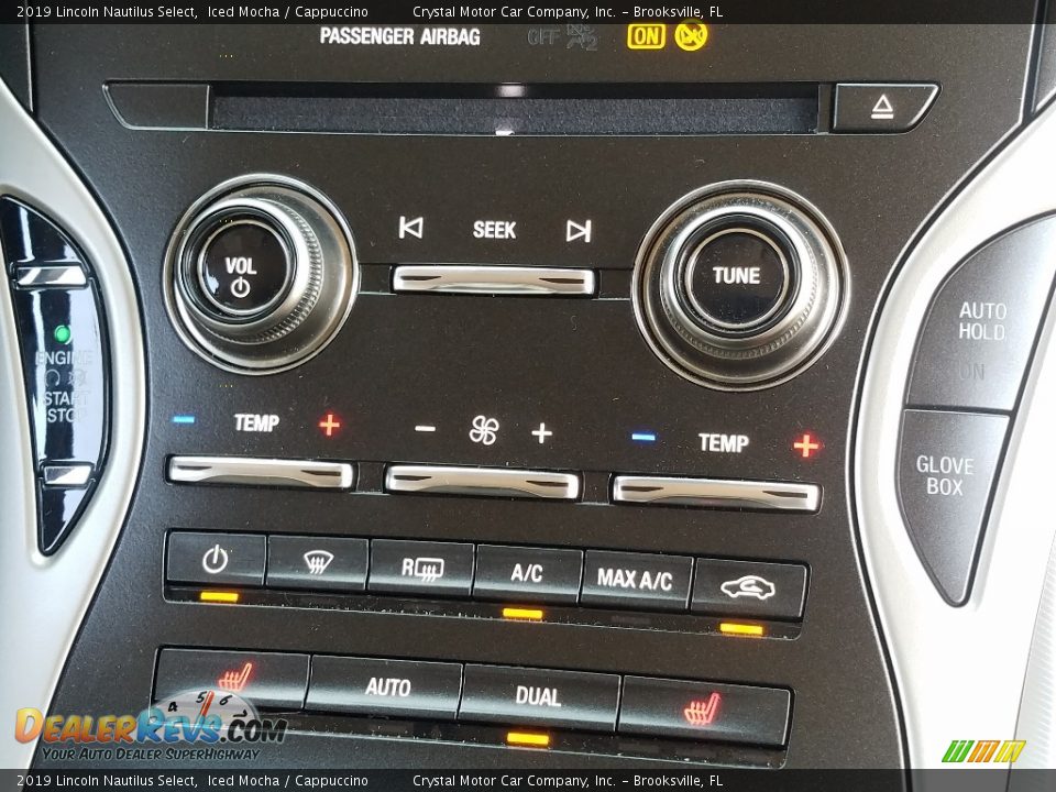 Controls of 2019 Lincoln Nautilus Select Photo #16
