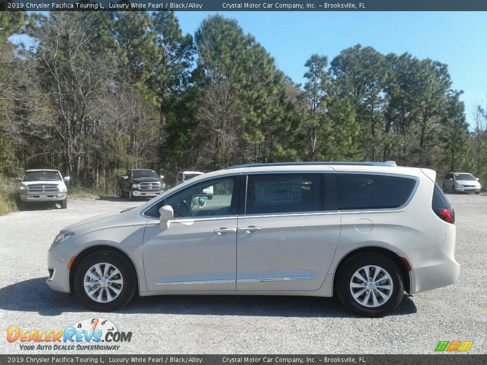 2019 Chrysler Pacifica Touring L Luxury White Pearl / Black/Alloy Photo #2