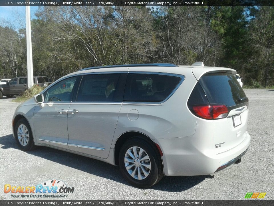 2019 Chrysler Pacifica Touring L Luxury White Pearl / Black/Alloy Photo #3