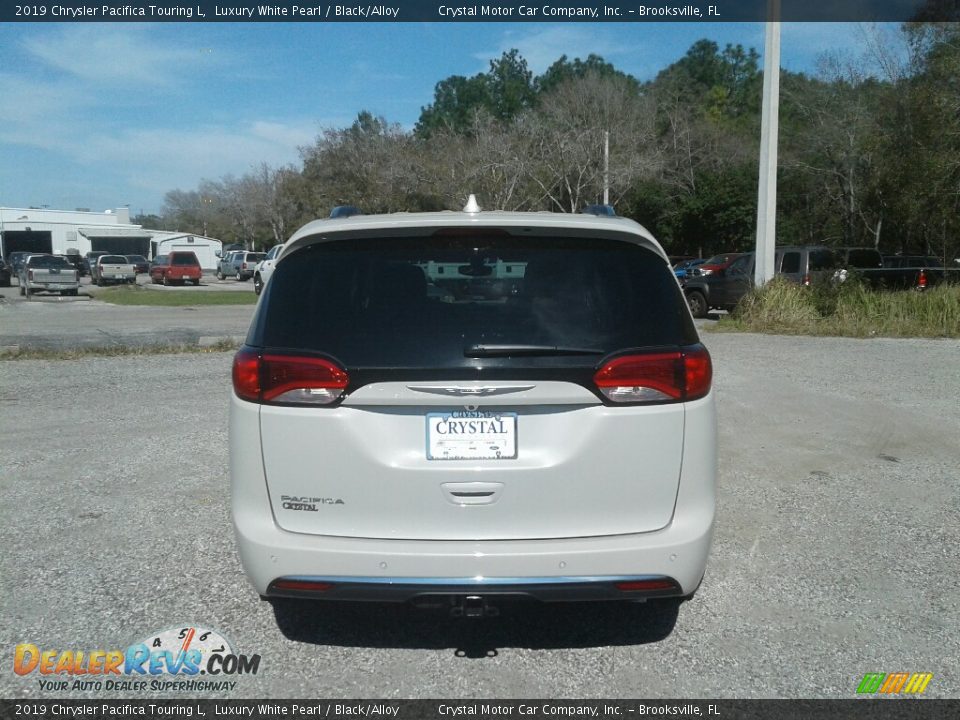 2019 Chrysler Pacifica Touring L Luxury White Pearl / Black/Alloy Photo #4