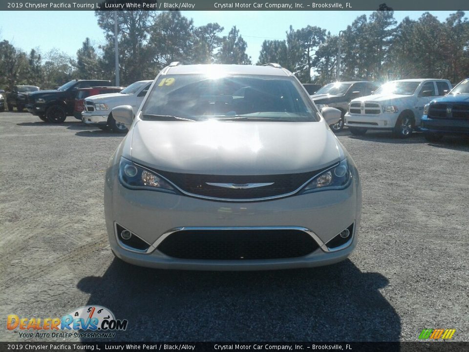 2019 Chrysler Pacifica Touring L Luxury White Pearl / Black/Alloy Photo #8