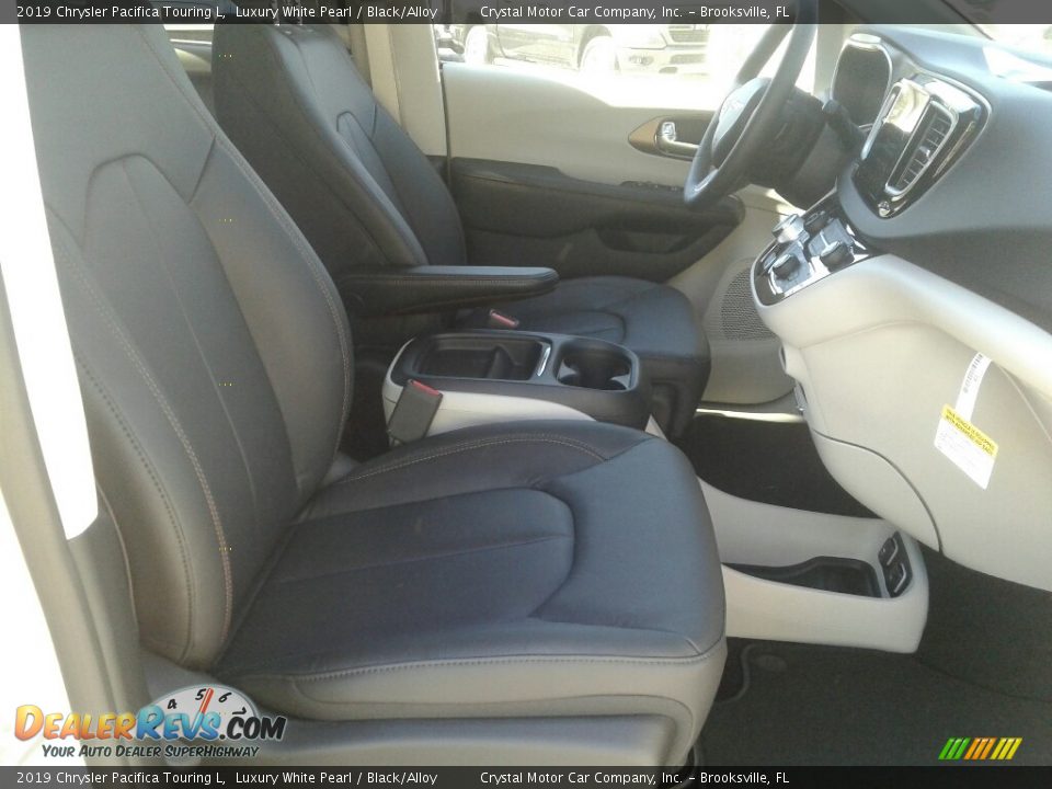 2019 Chrysler Pacifica Touring L Luxury White Pearl / Black/Alloy Photo #12