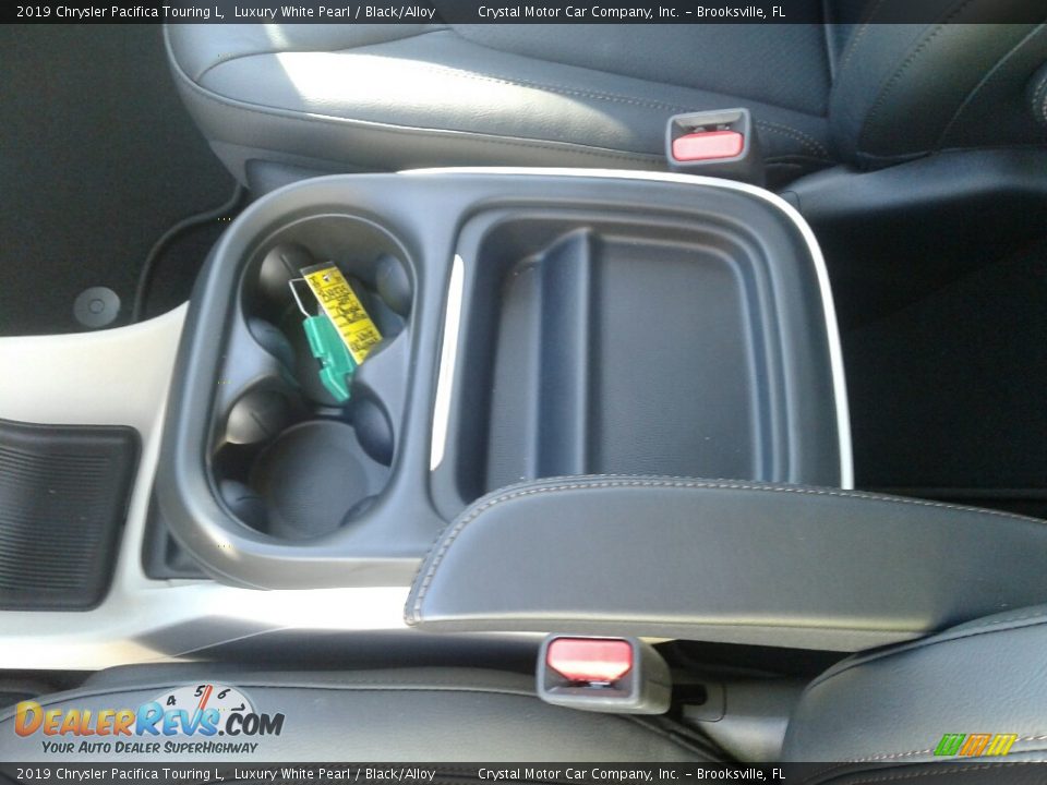 2019 Chrysler Pacifica Touring L Luxury White Pearl / Black/Alloy Photo #19