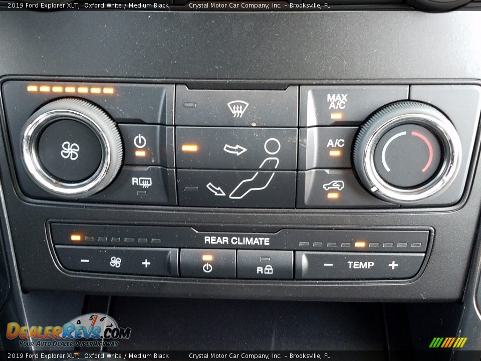 2019 Ford Explorer XLT Oxford White / Medium Black Photo #17