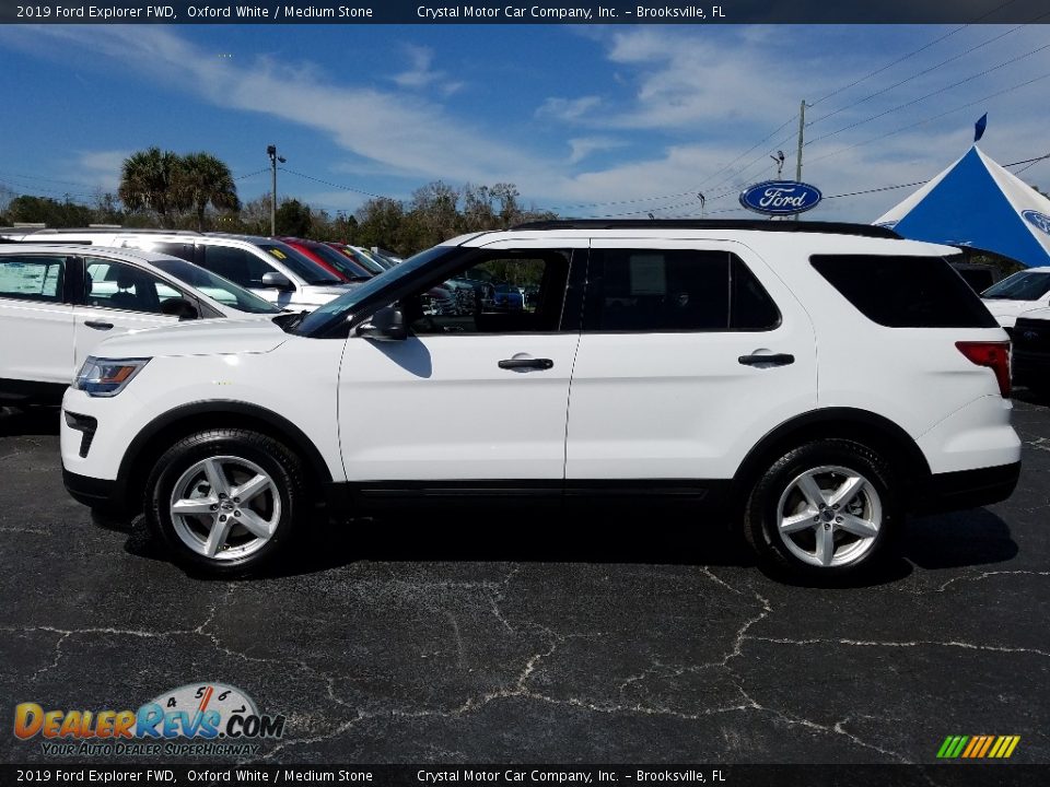 2019 Ford Explorer FWD Oxford White / Medium Stone Photo #2