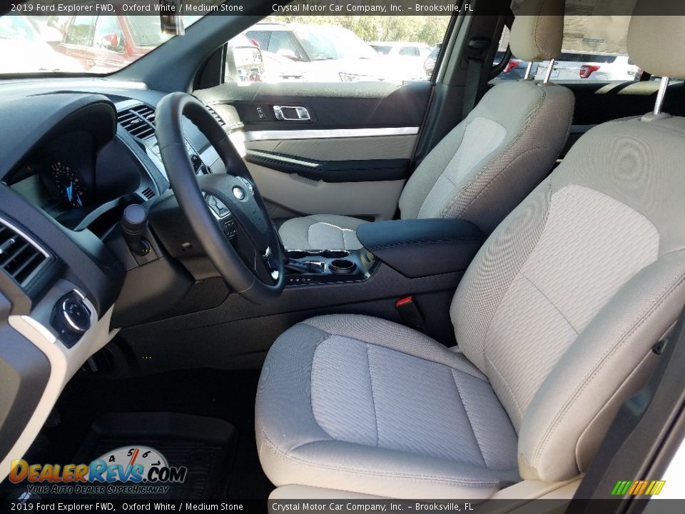 2019 Ford Explorer FWD Oxford White / Medium Stone Photo #9