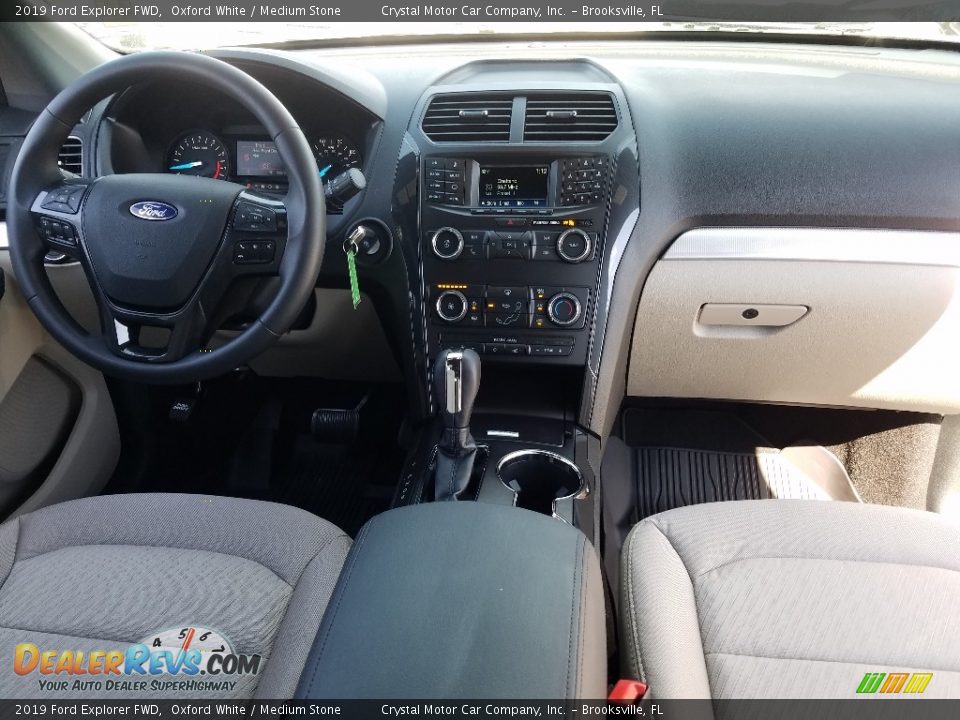 2019 Ford Explorer FWD Oxford White / Medium Stone Photo #14