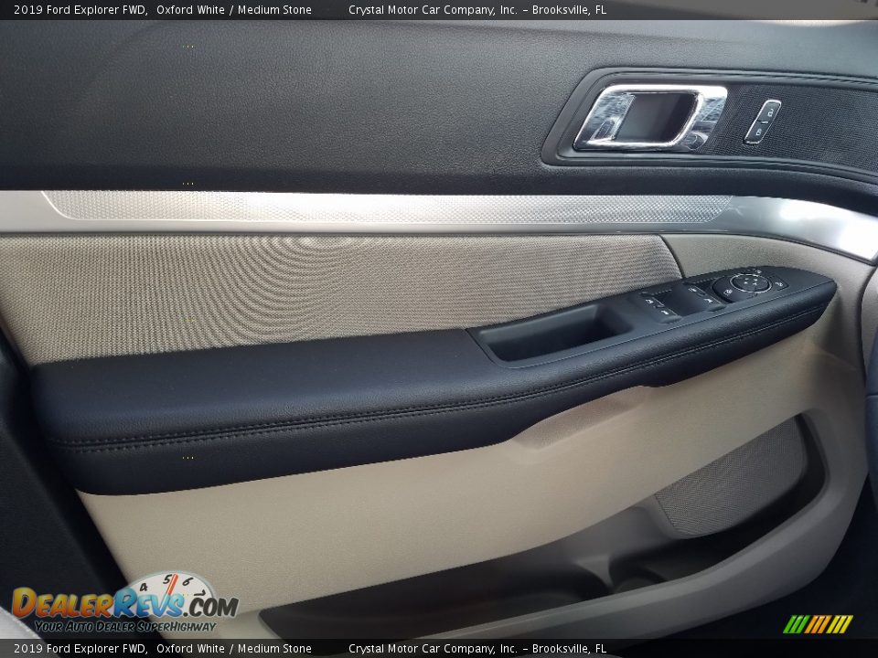 2019 Ford Explorer FWD Oxford White / Medium Stone Photo #18
