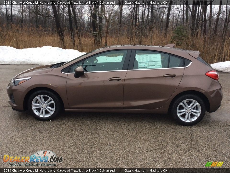 2019 Chevrolet Cruze LT Hatchback Oakwood Metallic / Jet Black/­Galvanized Photo #3