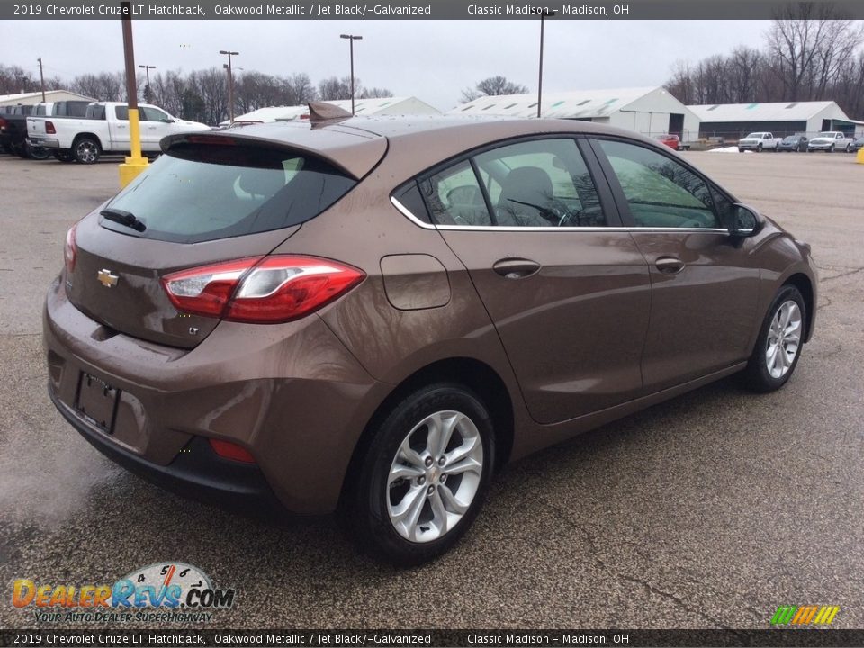 2019 Chevrolet Cruze LT Hatchback Oakwood Metallic / Jet Black/­Galvanized Photo #6