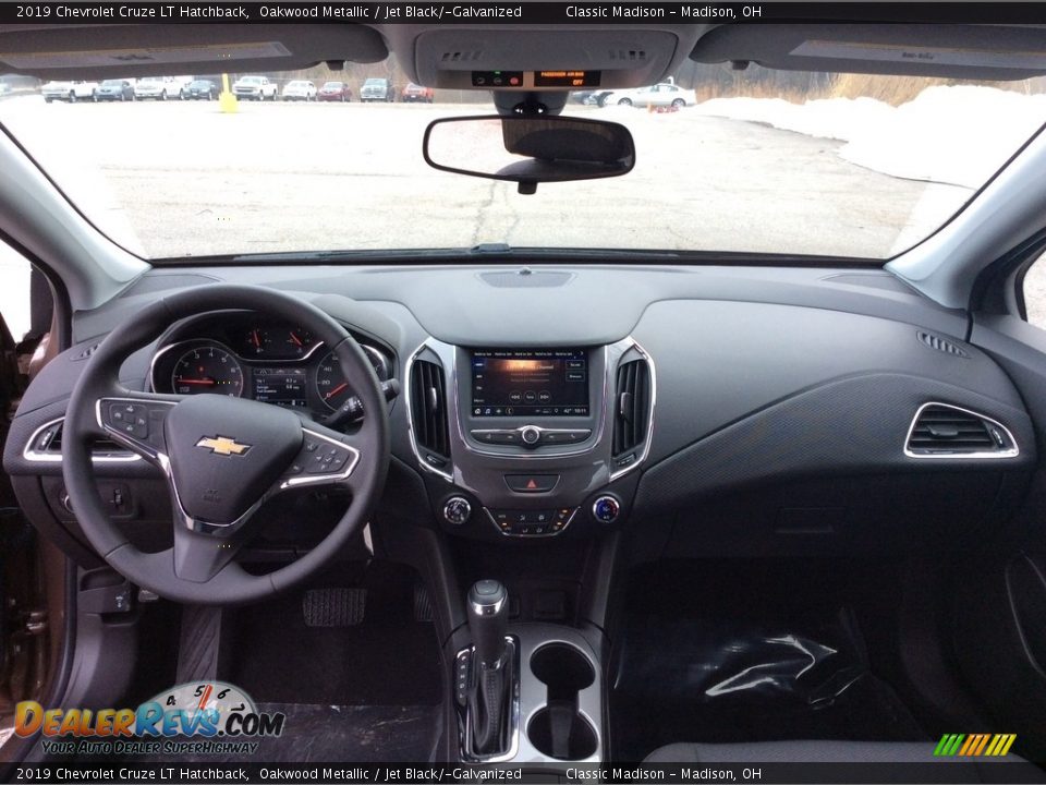 2019 Chevrolet Cruze LT Hatchback Oakwood Metallic / Jet Black/­Galvanized Photo #11