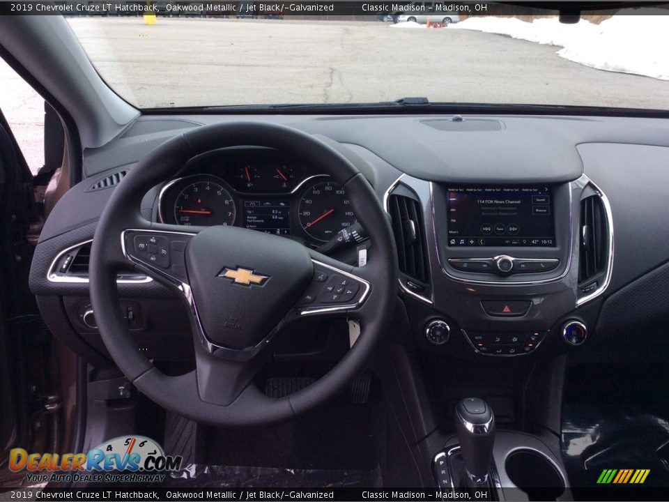 2019 Chevrolet Cruze LT Hatchback Oakwood Metallic / Jet Black/­Galvanized Photo #12