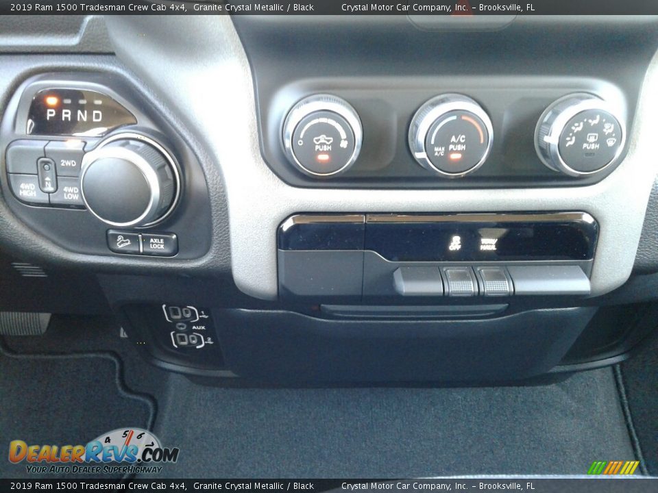 2019 Ram 1500 Tradesman Crew Cab 4x4 Granite Crystal Metallic / Black Photo #16