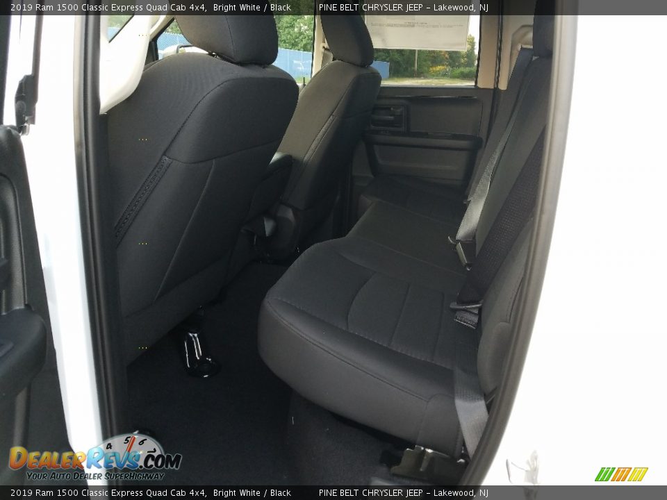 2019 Ram 1500 Classic Express Quad Cab 4x4 Bright White / Black Photo #8