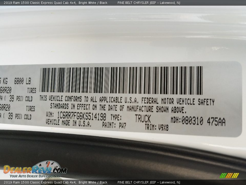2019 Ram 1500 Classic Express Quad Cab 4x4 Bright White / Black Photo #9