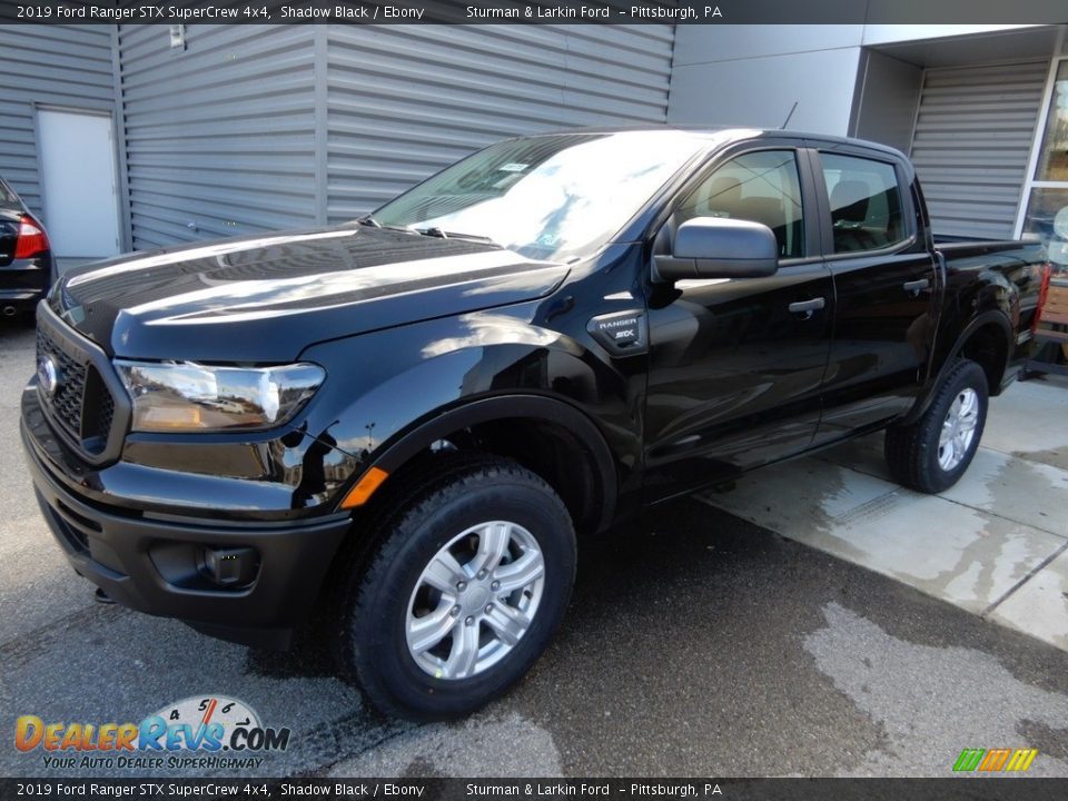 Front 3/4 View of 2019 Ford Ranger STX SuperCrew 4x4 Photo #4