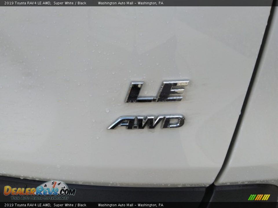 2019 Toyota RAV4 LE AWD Super White / Black Photo #5