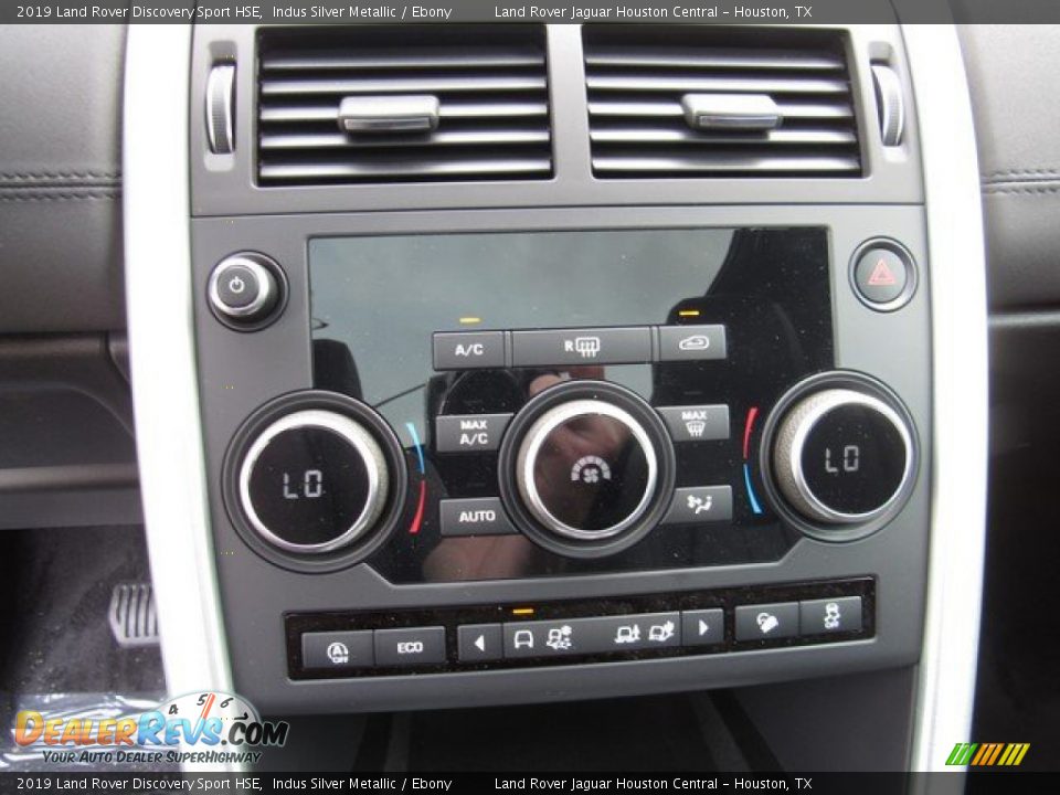 Controls of 2019 Land Rover Discovery Sport HSE Photo #33