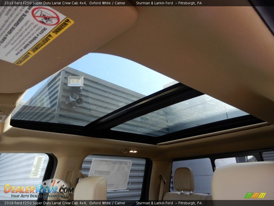 2019 Ford F250 Super Duty Lariat Crew Cab 4x4 Oxford White / Camel Photo #12