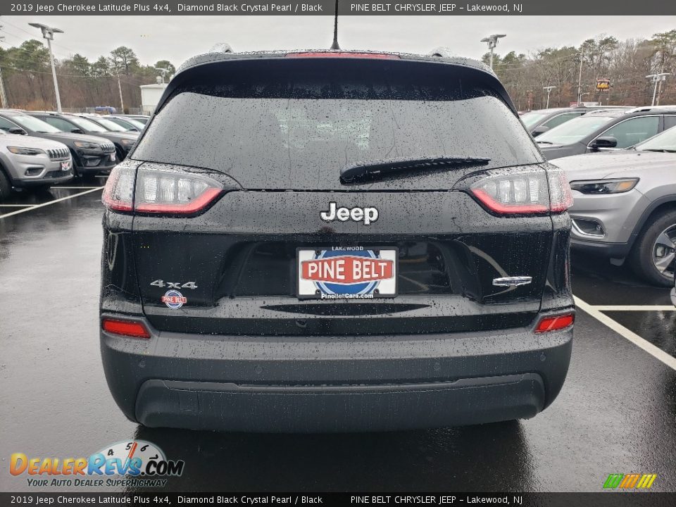 2019 Jeep Cherokee Latitude Plus 4x4 Diamond Black Crystal Pearl / Black Photo #5