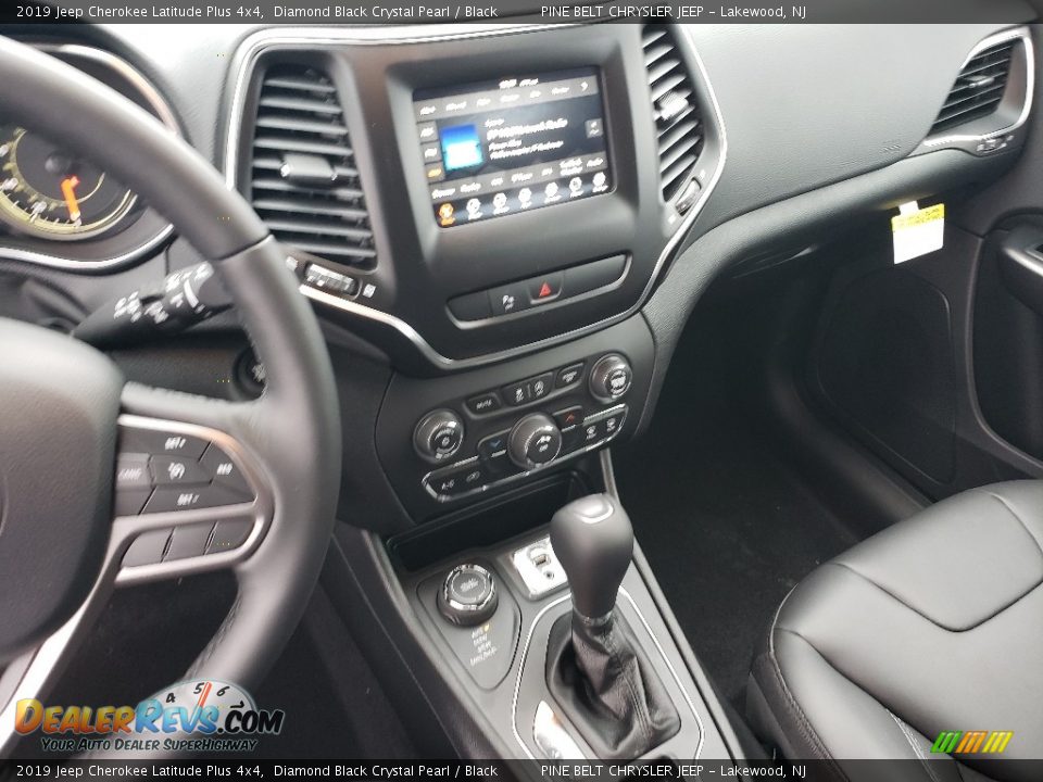 2019 Jeep Cherokee Latitude Plus 4x4 Diamond Black Crystal Pearl / Black Photo #10