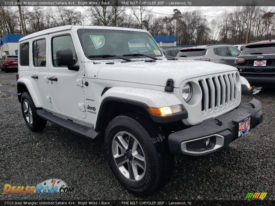 2019 Jeep Wrangler Unlimited Sahara 4x4 Bright White / Black Photo #1