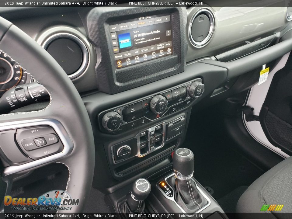 2019 Jeep Wrangler Unlimited Sahara 4x4 Bright White / Black Photo #9