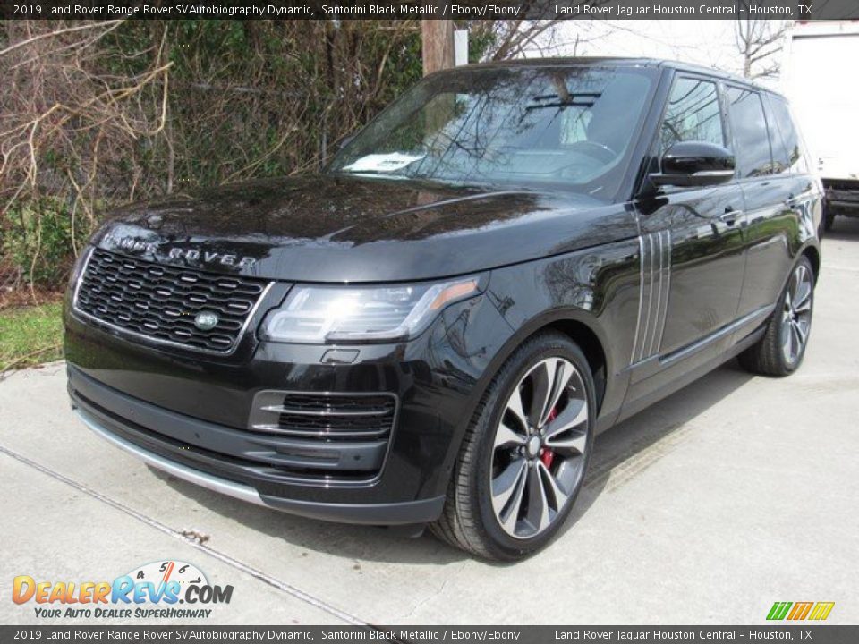 Front 3/4 View of 2019 Land Rover Range Rover SVAutobiography Dynamic Photo #10