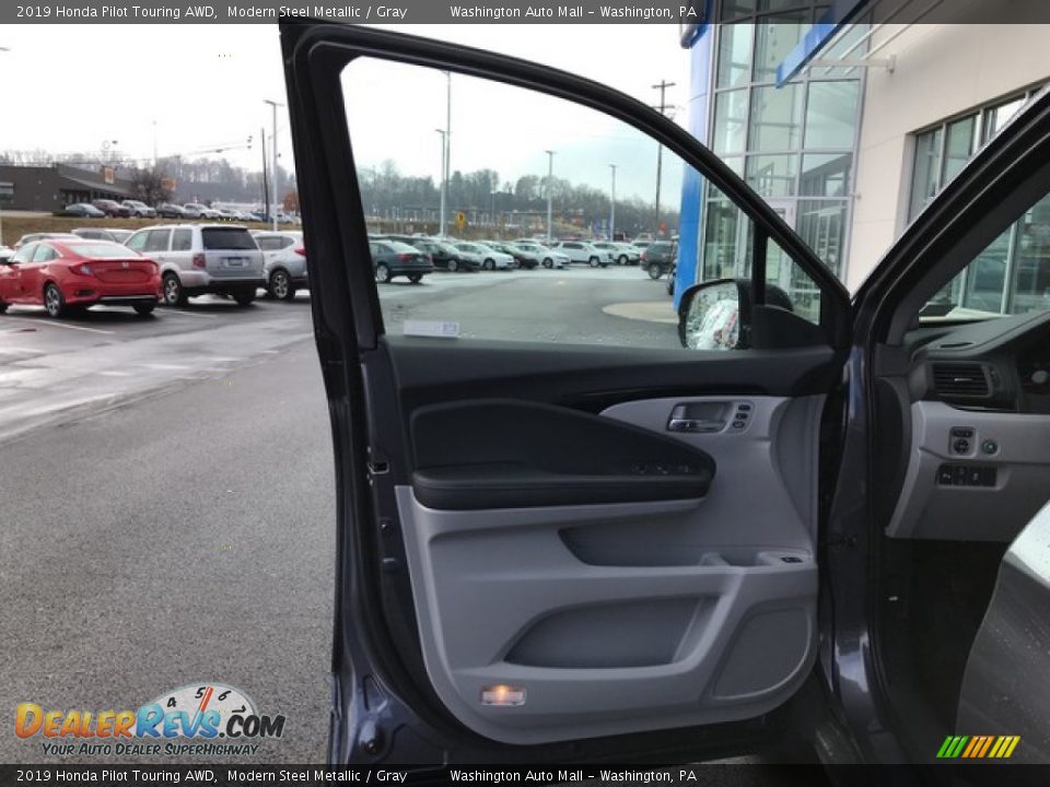 2019 Honda Pilot Touring AWD Modern Steel Metallic / Gray Photo #13