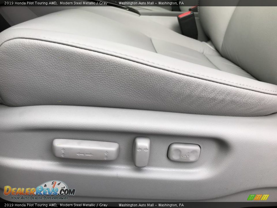 2019 Honda Pilot Touring AWD Modern Steel Metallic / Gray Photo #16