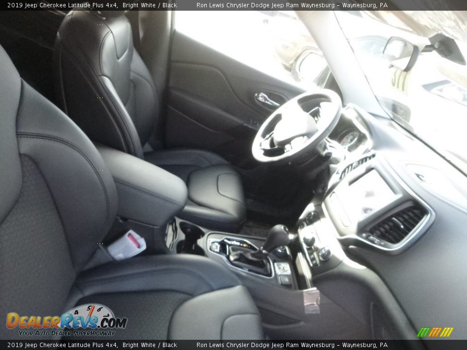 2019 Jeep Cherokee Latitude Plus 4x4 Bright White / Black Photo #10