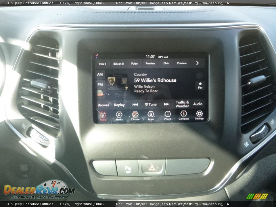 2019 Jeep Cherokee Latitude Plus 4x4 Bright White / Black Photo #16