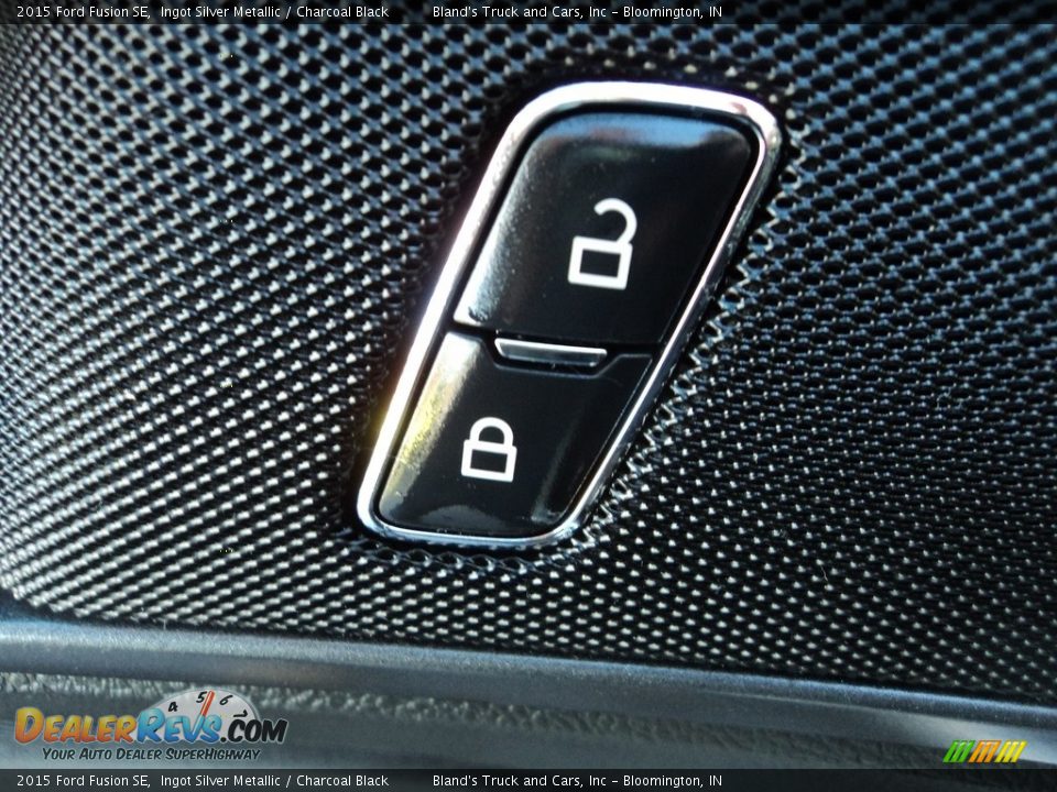 2015 Ford Fusion SE Ingot Silver Metallic / Charcoal Black Photo #11
