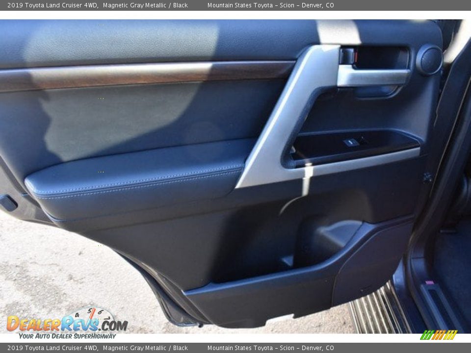 2019 Toyota Land Cruiser 4WD Magnetic Gray Metallic / Black Photo #24