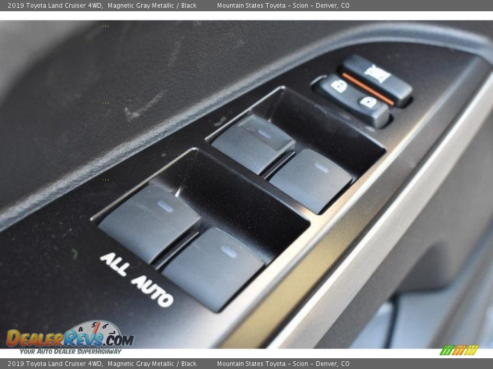 2019 Toyota Land Cruiser 4WD Magnetic Gray Metallic / Black Photo #27