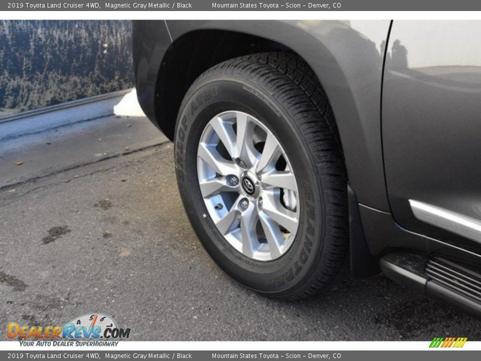 2019 Toyota Land Cruiser 4WD Magnetic Gray Metallic / Black Photo #36