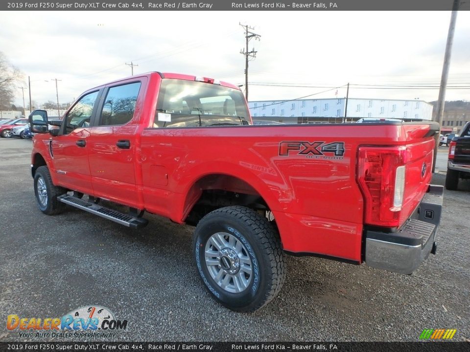 2019 Ford F250 Super Duty XLT Crew Cab 4x4 Race Red / Earth Gray Photo #4