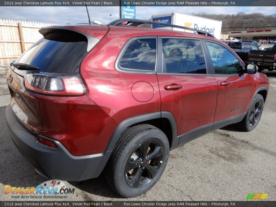 2019 Jeep Cherokee Latitude Plus 4x4 Velvet Red Pearl / Black Photo #6