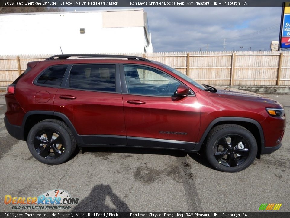 2019 Jeep Cherokee Latitude Plus 4x4 Velvet Red Pearl / Black Photo #7