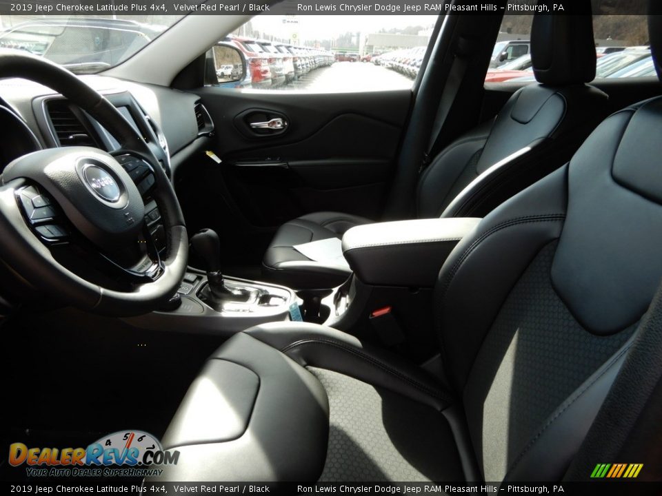 2019 Jeep Cherokee Latitude Plus 4x4 Velvet Red Pearl / Black Photo #11